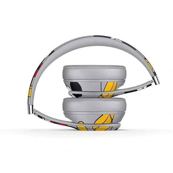 Beats Dr Dre Solo 3 Mickey 90th Anniv. Limited Edition Headphones - Picture 8 of 9